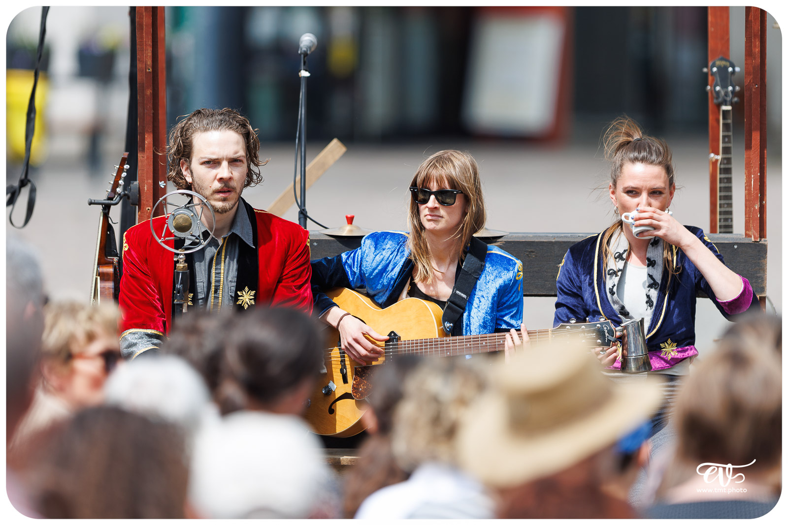 SUR MESURE (CIE BARRIÈRE)